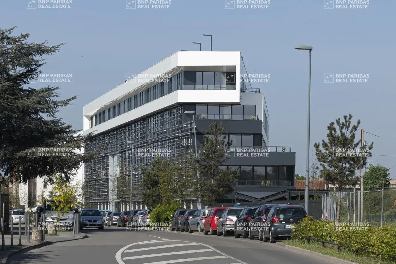 395 Rue Courtois, Lille for lease Building Photo- Image 1 of 22