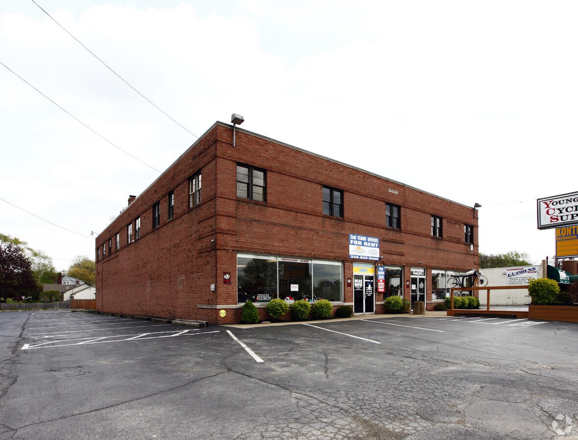 69116915 Market St, Youngstown, OH 44512