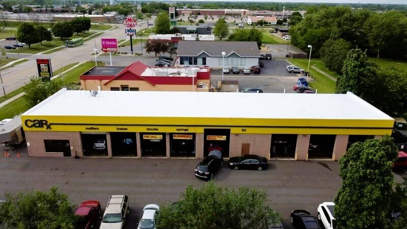 2090 S Koeller St, Oshkosh, WI for sale - Primary Photo - Image 1 of 1