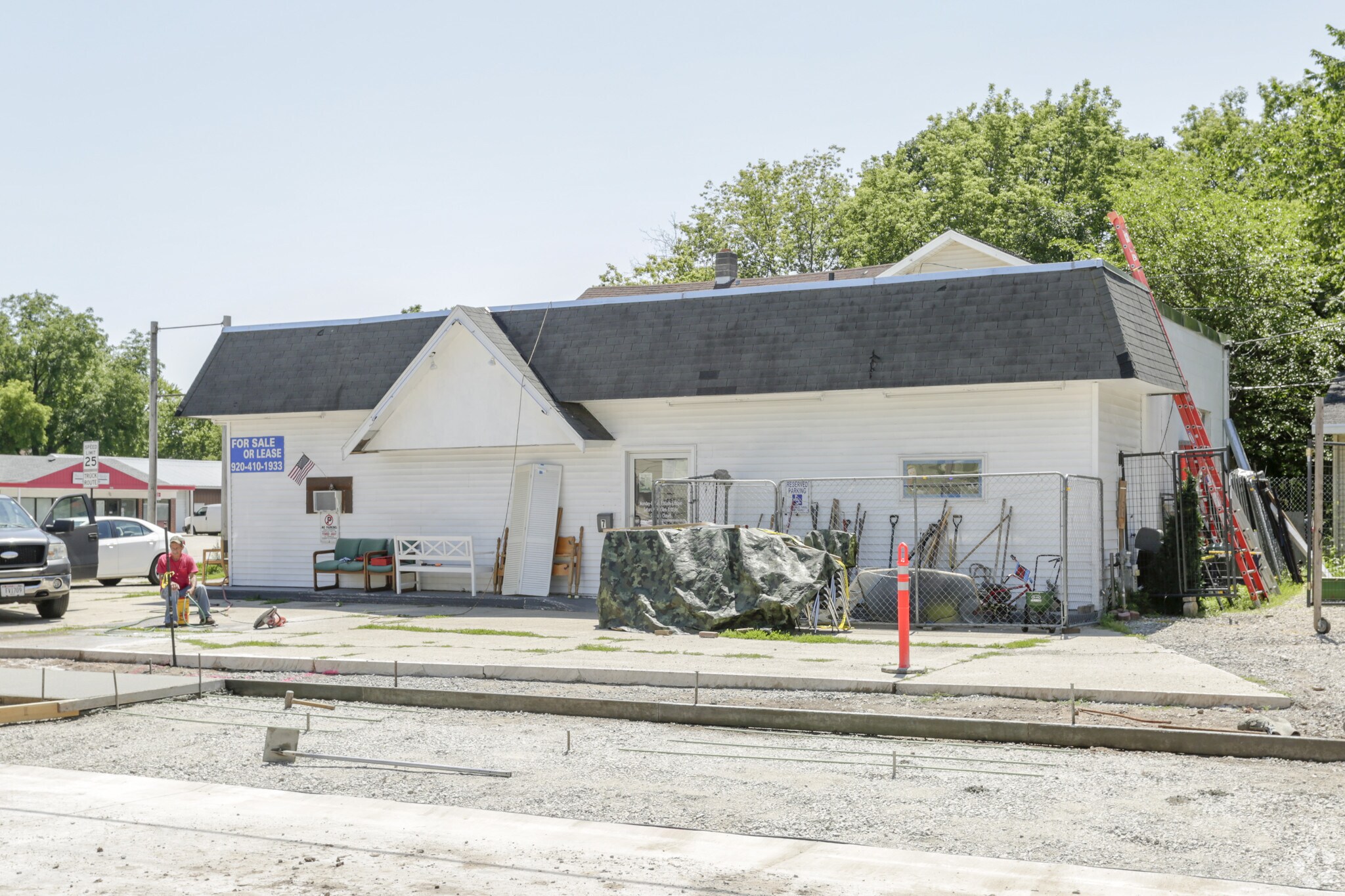 7 W New York Ave, Oshkosh, WI for sale Primary Photo- Image 1 of 1