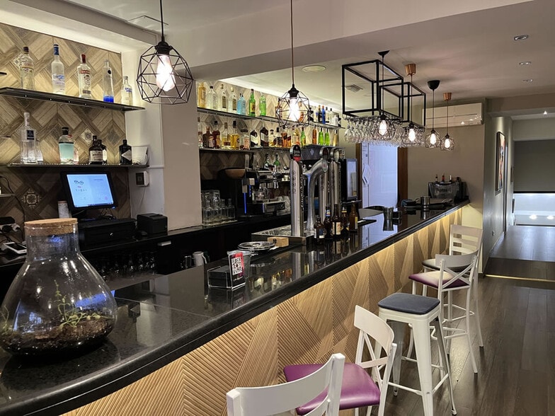 Retail in Madrid, Madrid for lease - Building Photo - Image 1 of 1