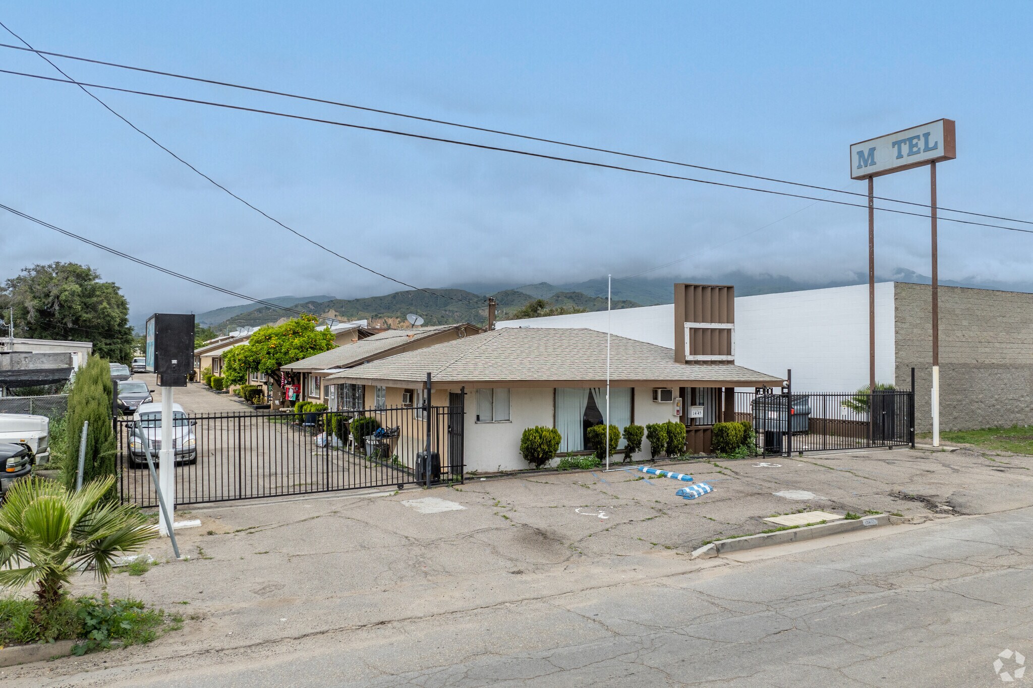 1445 E Main St, Santa Paula, CA for sale Primary Photo- Image 1 of 1