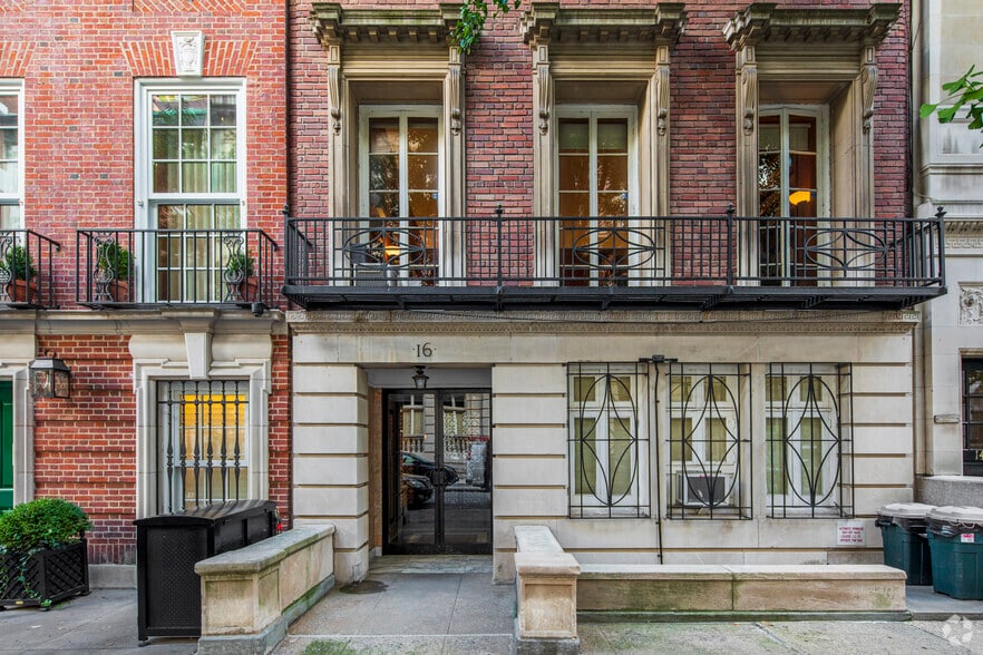 16 E 73rd St, New York, NY for sale - Building Photo - Image 2 of 6