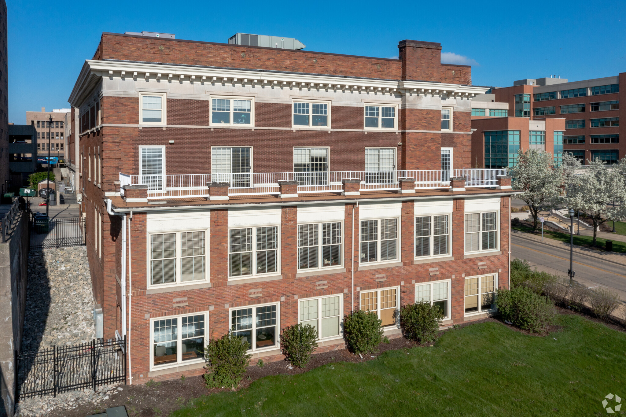 601 Lake Ave, Racine, WI for sale Primary Photo- Image 1 of 14