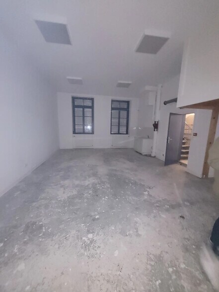 Retail in Lyon for lease - Interior Photo - Image 3 of 5