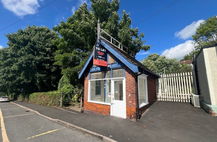 Station Approach, Whyteleafe for lease - Building Photo - Image 2 of 2