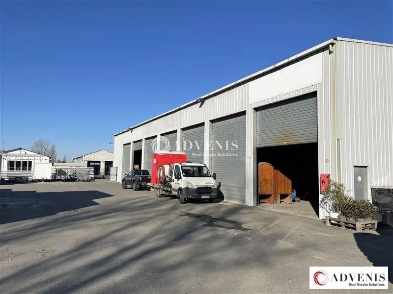 Flex in Bassens for sale Building Photo- Image 1 of 10