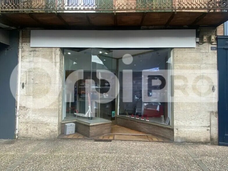 Retail in Caussade for lease - Building Photo - Image 1 of 2