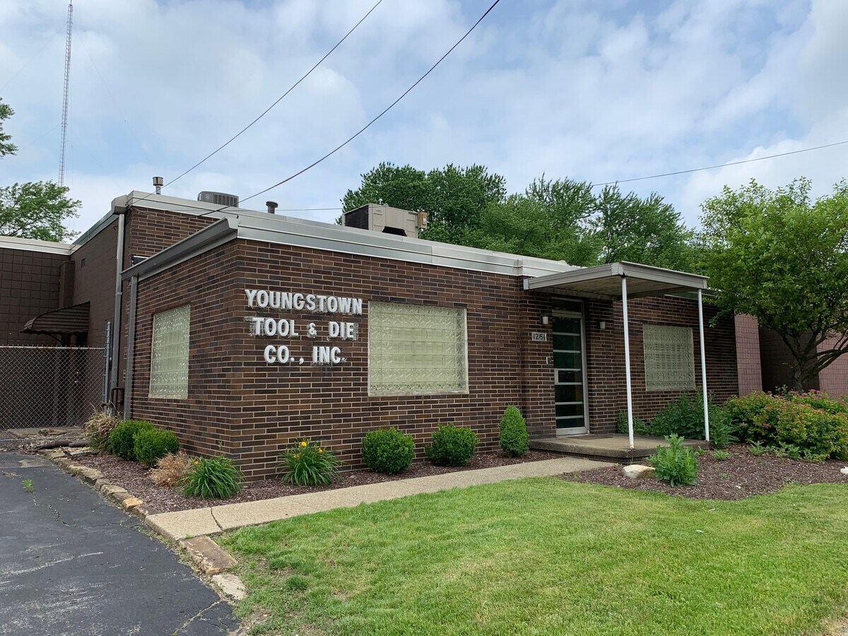 1261 Poland Ave, Youngstown, OH 44502