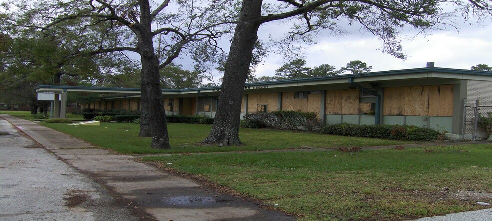 4435 Weaver Rd, Houston, TX for sale - Building Photo - Image 1 of 1