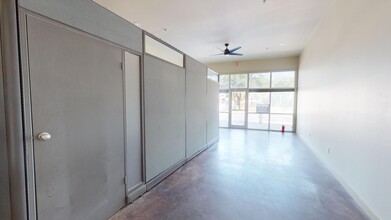 2931 E 12th St, Austin, TX for lease Building Photo- Image 2 of 7