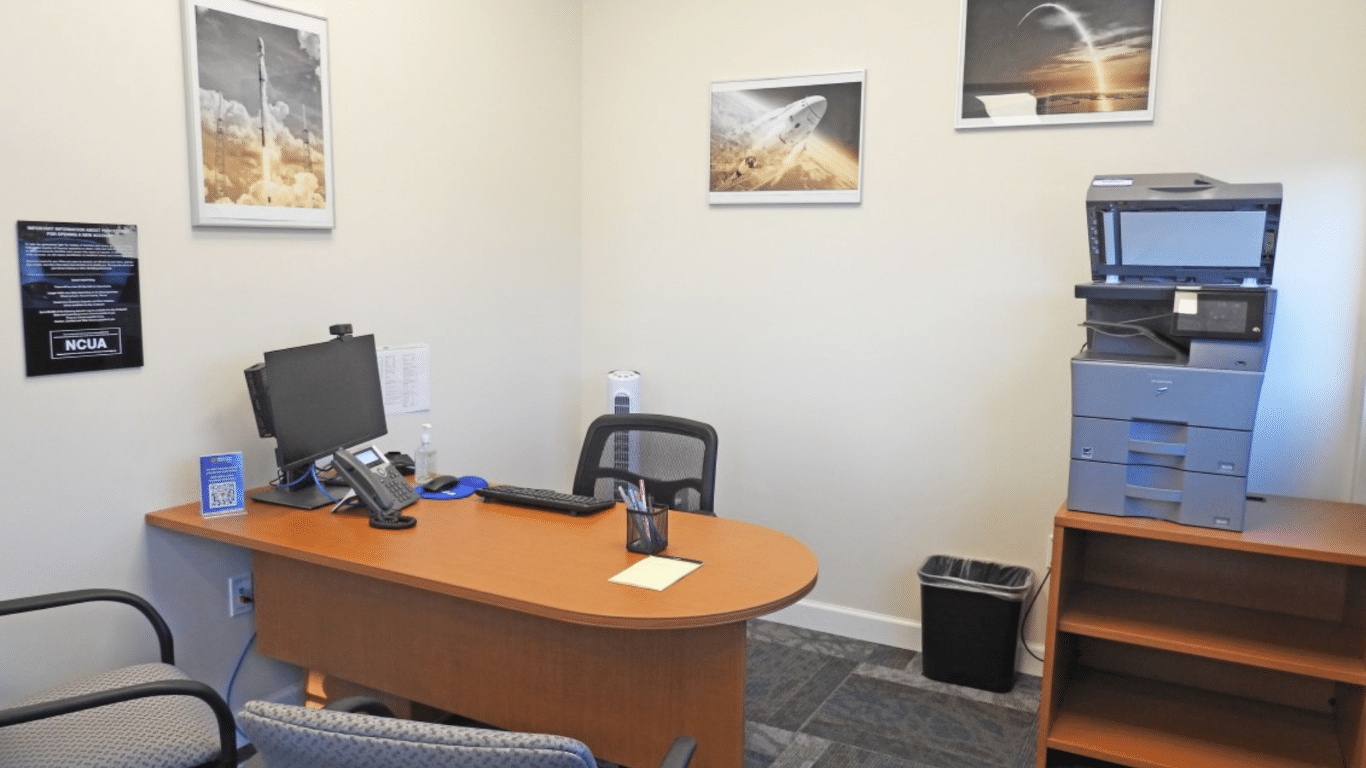 1445 N Courtenay Pky, Merritt Island, FL for lease Interior Photo- Image 1 of 6