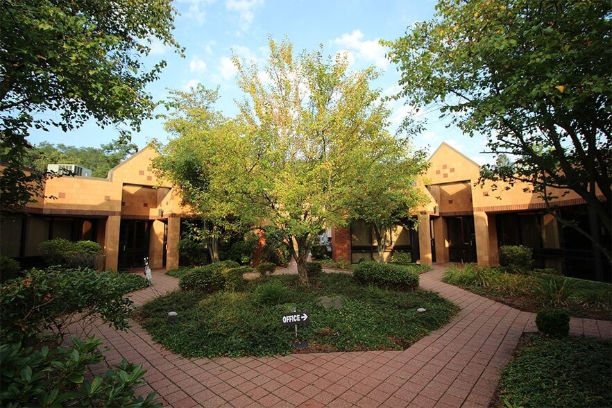 1 Bradley Rd, Woodbridge, CT for lease - Building Photo - Image 3 of 4