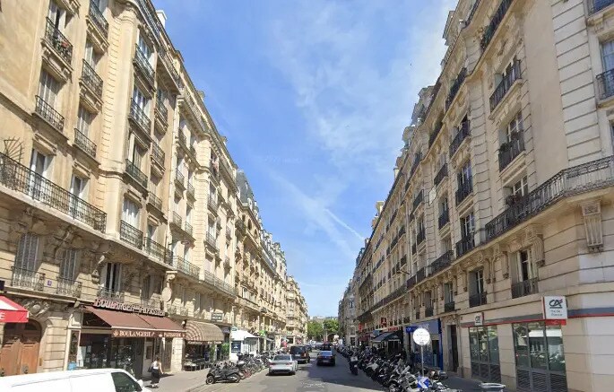 Retail in Paris for lease - Building Photo - Image 2 of 3