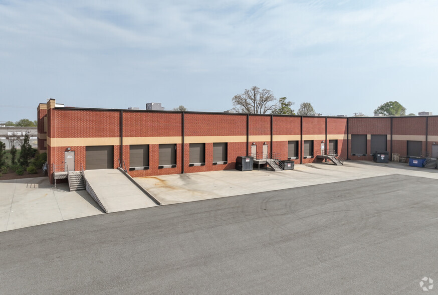 115 Corporate Center Dr, Mooresville, NC for lease - Building Photo - Image 3 of 4