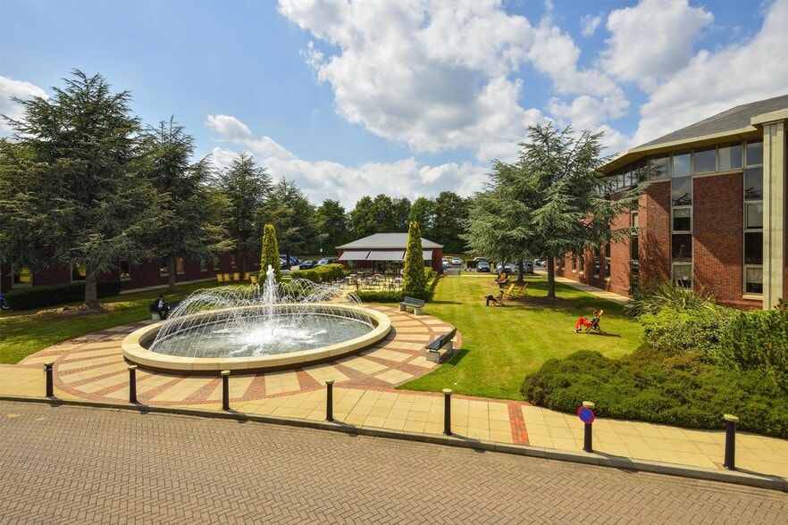 Princess Rd, Manchester for lease - Building Photo - Image 3 of 9