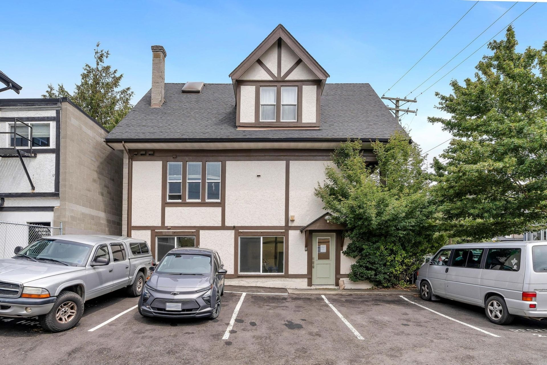 1508 Bank St, Victoria, BC for sale Primary Photo- Image 1 of 1