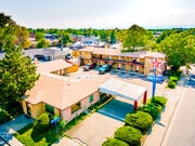 Top Star Motel - Motel