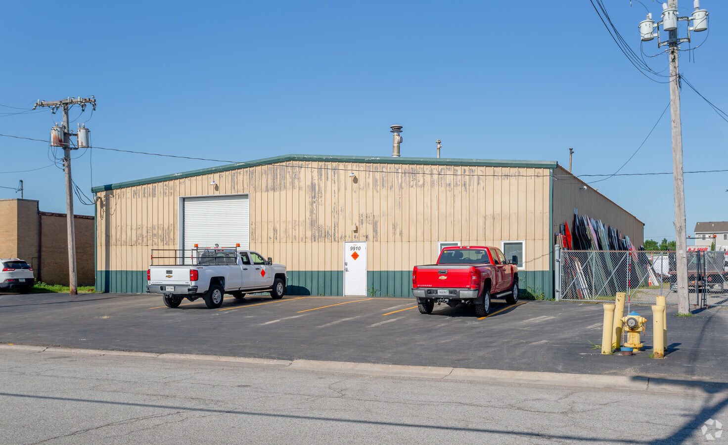 9910 Express Dr, Highland, IN 46322