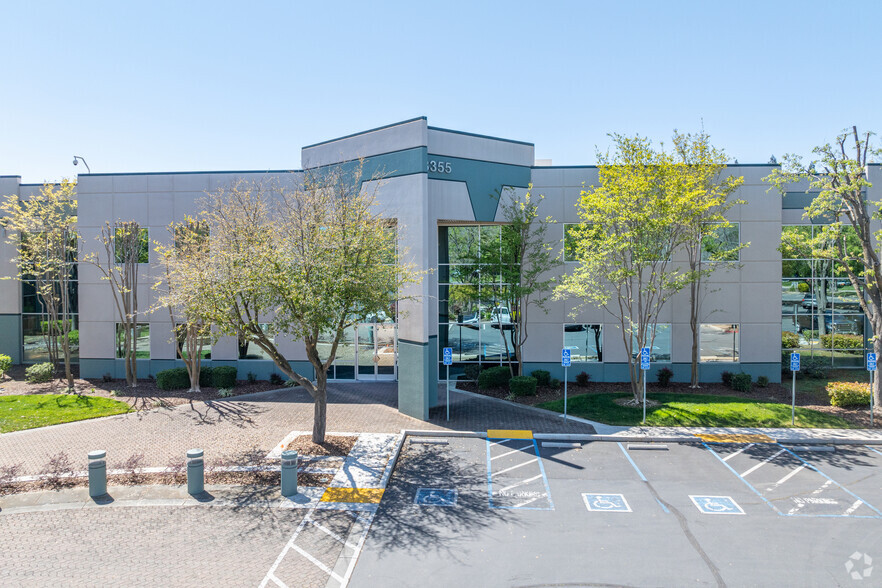 3355 Data Dr, Rancho Cordova, CA for lease - Building Photo - Image 1 of 21