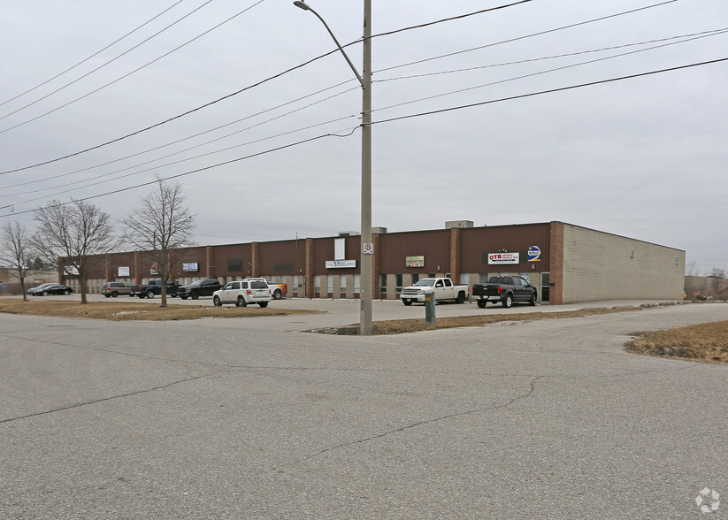 470 Collier Macmillan Dr, Cambridge, ON for lease - Primary Photo - Image 1 of 8