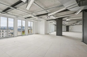 22-32 Rue De Clignancourt, Paris for lease Interior Photo- Image 2 of 9