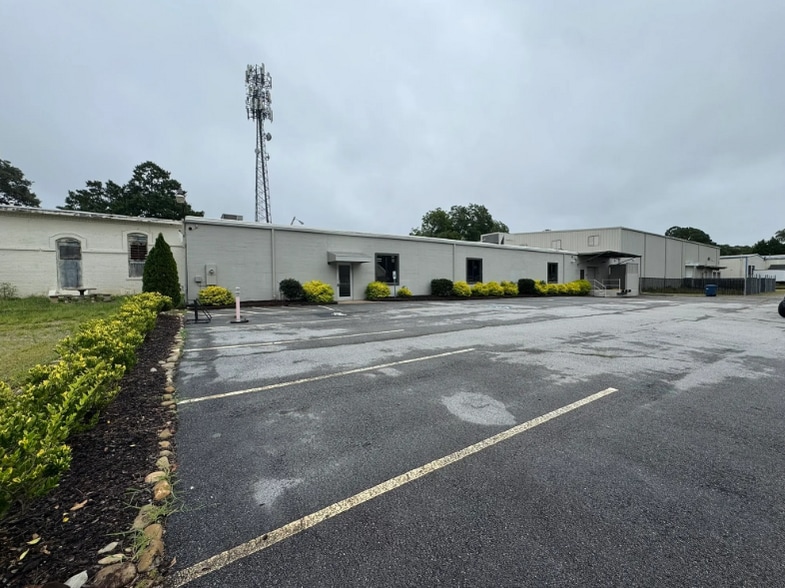 215-219 Lovvorn Rd, Carrollton, GA for sale - Building Photo - Image 1 of 29