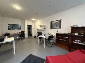 15 Rue De Campo-Formio, Paris for lease Interior Photo- Image 2 of 8