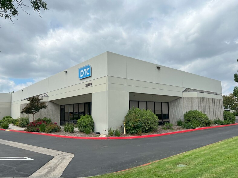 25709-25733 Rye Canyon Rd, Valencia, CA for lease - Building Photo - Image 1 of 13