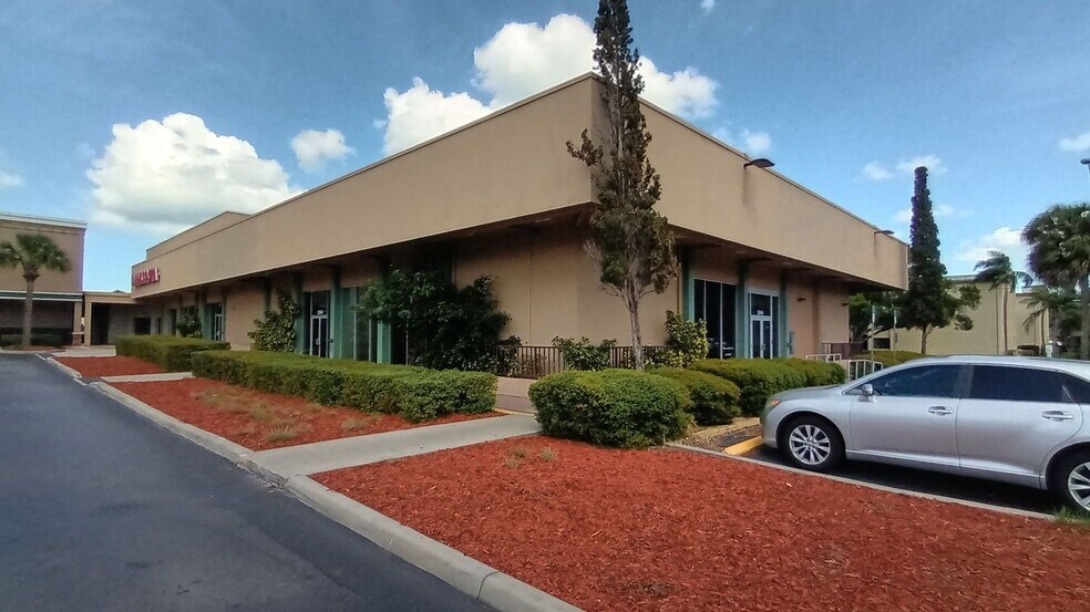 12046 Indian Rocks Rd, Largo, FL for sale - Primary Photo - Image 1 of 1