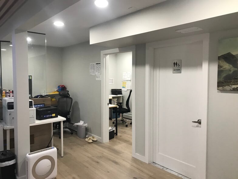 3412 192nd St, Flushing, NY for sale - Interior Photo - Image 3 of 7