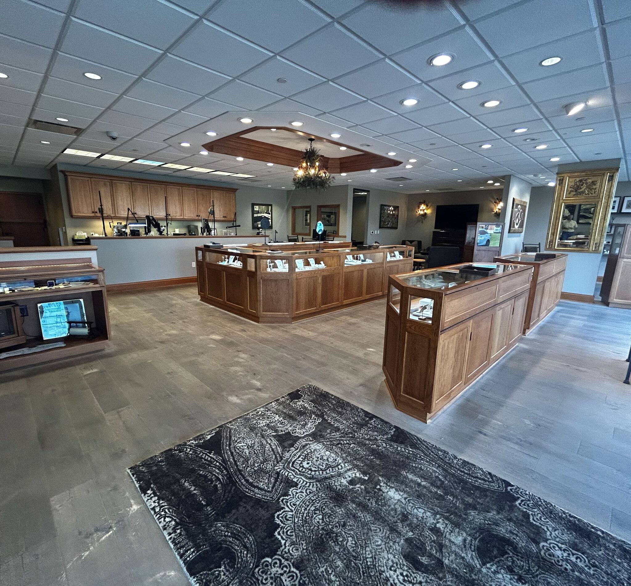 5025 Arlington Centre Blvd, Upper Arlington, OH for lease Interior Photo- Image 1 of 1
