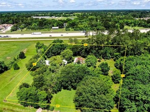 17741 N Highway 75, Willis, TX - aerial  map view