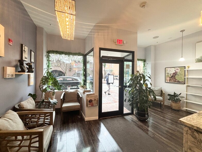 130-138 Pleasant St, Malden, MA for lease - Building Photo - Image 2 of 13