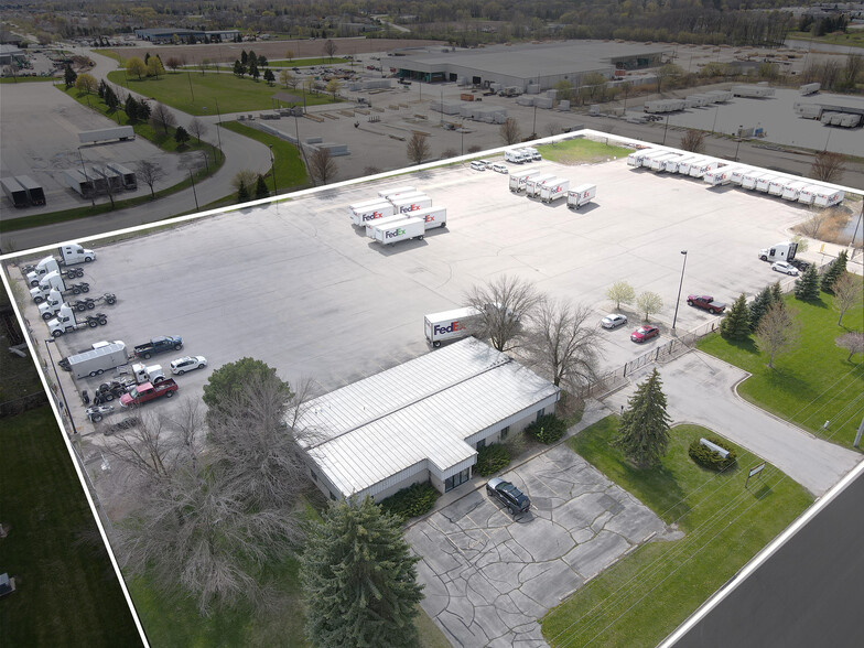 1135 Contract Dr, Green Bay, WI for lease - Aerial - Image 1 of 4