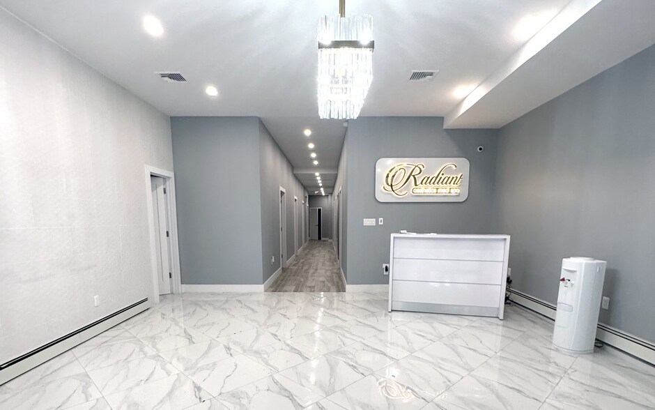 30-71 Steinway St, Astoria, NY for lease - Building Photo - Image 3 of 4