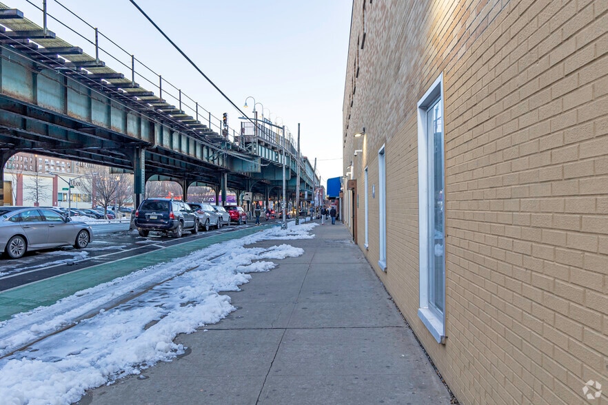 3000-3050 White Plains Rd, Bronx, NY for lease - Building Photo - Image 3 of 4