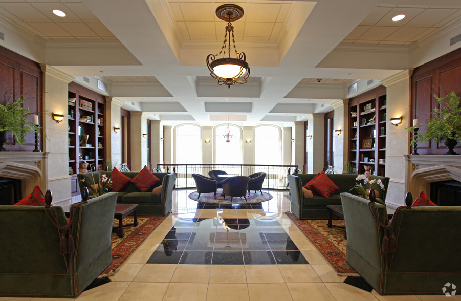 1251 NW Briarcliff Pky, Kansas City, MO for lease - Lobby - Image 2 of 9