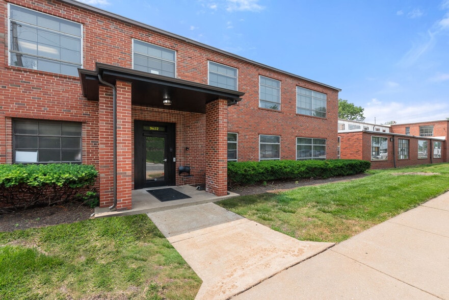 3622 Greenwood Blvd, Maplewood, MO for lease - Building Photo - Image 1 of 6