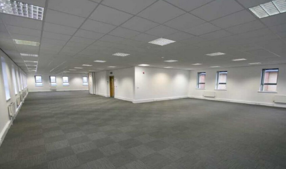 2 Sandbeck Ct, Wetherby for lease - Interior Photo - Image 3 of 15