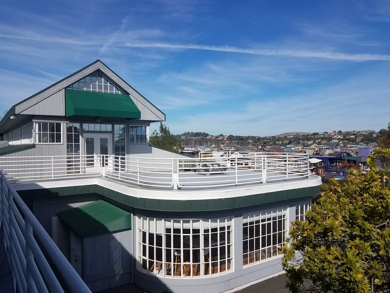 4000 Bridgeway Blvd, Sausalito, CA for lease - Building Photo - Image 2 of 4