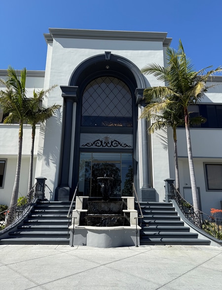 5707 Corsa Ave, Westlake Village, CA for lease - Building Photo - Image 1 of 8