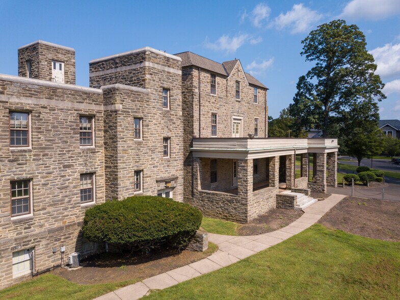 100 W Laurel Ave, Cheltenham, PA for lease - Building Photo - Image 3 of 20