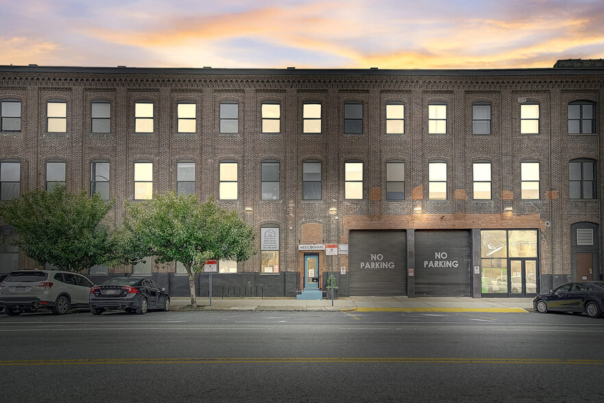 2418 York, Philadelphia, PA for lease - Primary Photo - Image 1 of 7