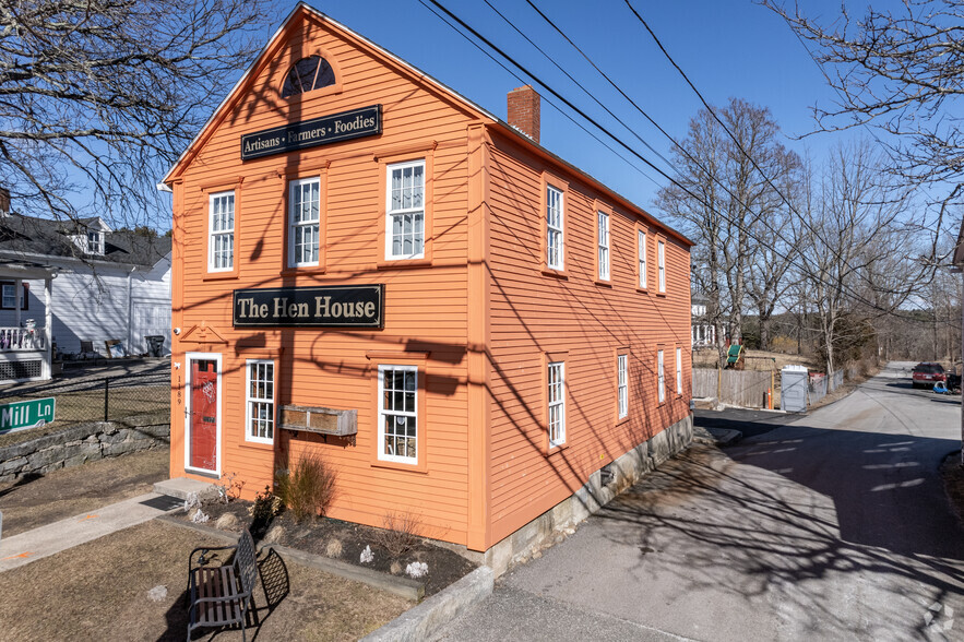 1189 Putnam Pike, Chepachet, RI for sale - Primary Photo - Image 1 of 1