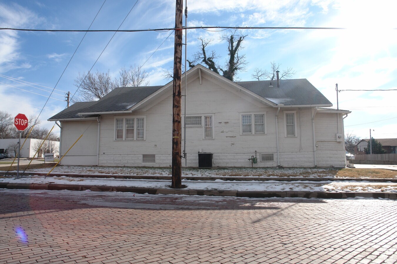 357 N Hillside St, Wichita, KS 67214 | LoopNet