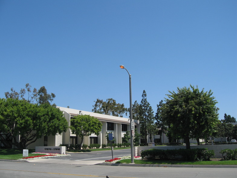 17870 Sky Park Cir, Irvine, CA for lease - Building Photo - Image 1 of 26