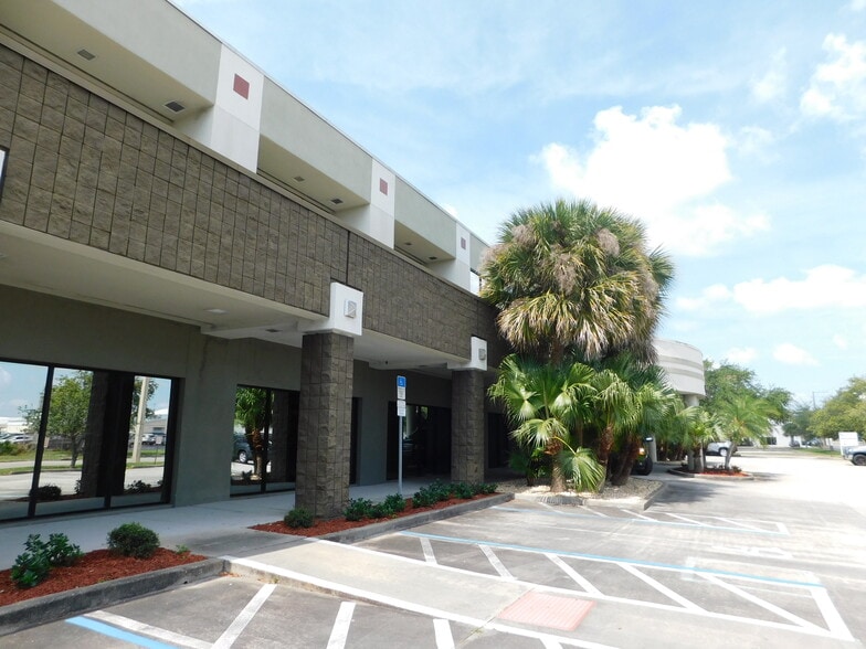 95 Bulldog Blvd, Melbourne, FL for lease - Building Photo - Image 1 of 7
