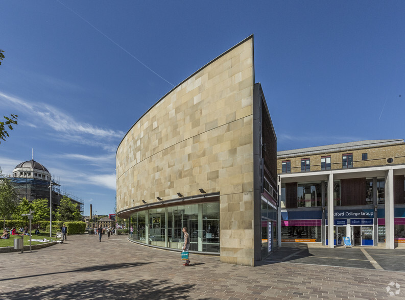 Aldermanbury, Bradford for lease - Building Photo - Image 2 of 5