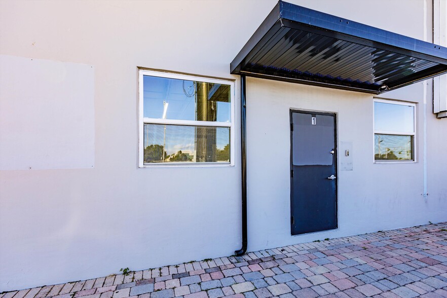 2801 Greene St, Hollywood, FL for lease - Building Photo - Image 3 of 8